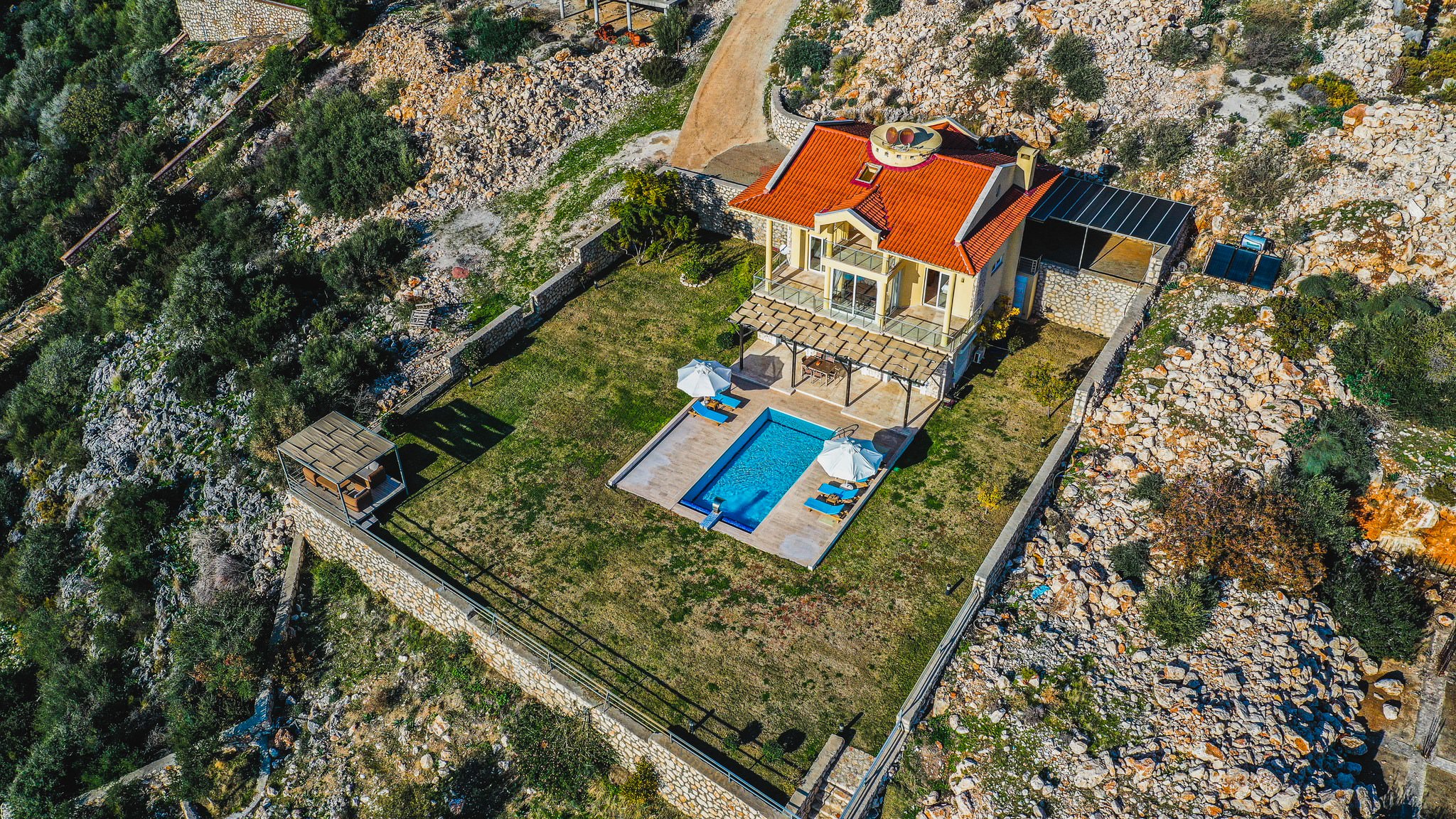 🏡 Villa Elena Sarı